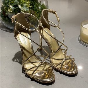 Gianni Bini strappy heels